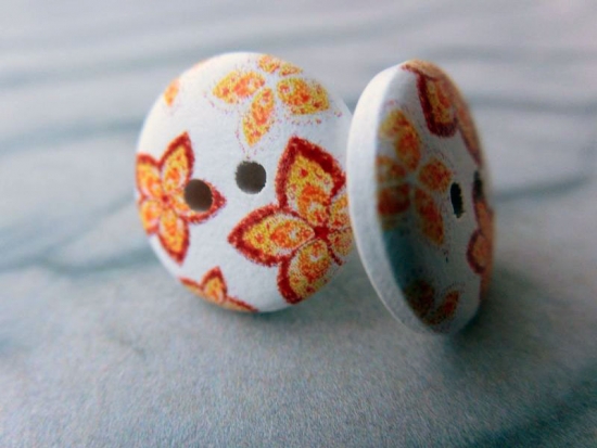 Preview: Holzknopf Ohrstecker Blumen Lilie Freesie Blüten